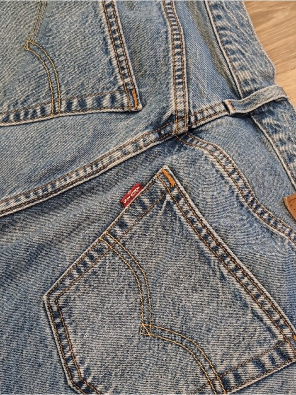 Levi's 501 90s Light Blue Straight-Leg Jeans - Picture 13 of 14